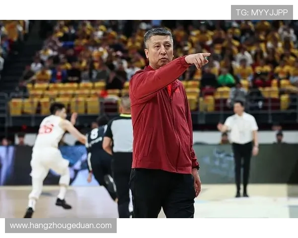 中国男篮客场力克强敌迎来世预赛关键胜利时刻球迷沸腾全队爆发