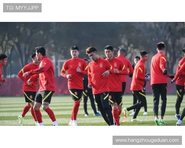 中国足球迎来新篇章 国足新帅携手球员冲击世界杯梦想