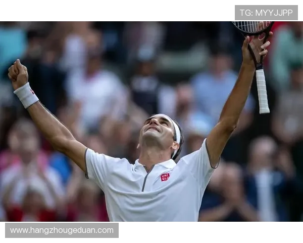费德勒回归温网担任特别嘉宾引发球迷热议见证新生代巅峰对决